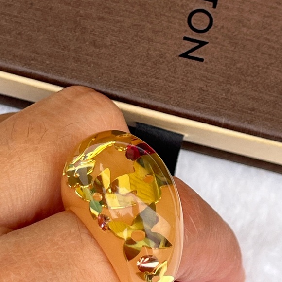 Louis Vuitton Resin Ring Size 5 (PRICE FIRM❤️) - Picture 1 of 10